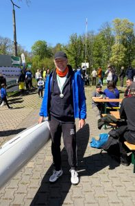 Mehr über den Artikel erfahren Silber und Gold bei Sonnenschein – Unsere Paddler glänzen auf der langen Strecke!